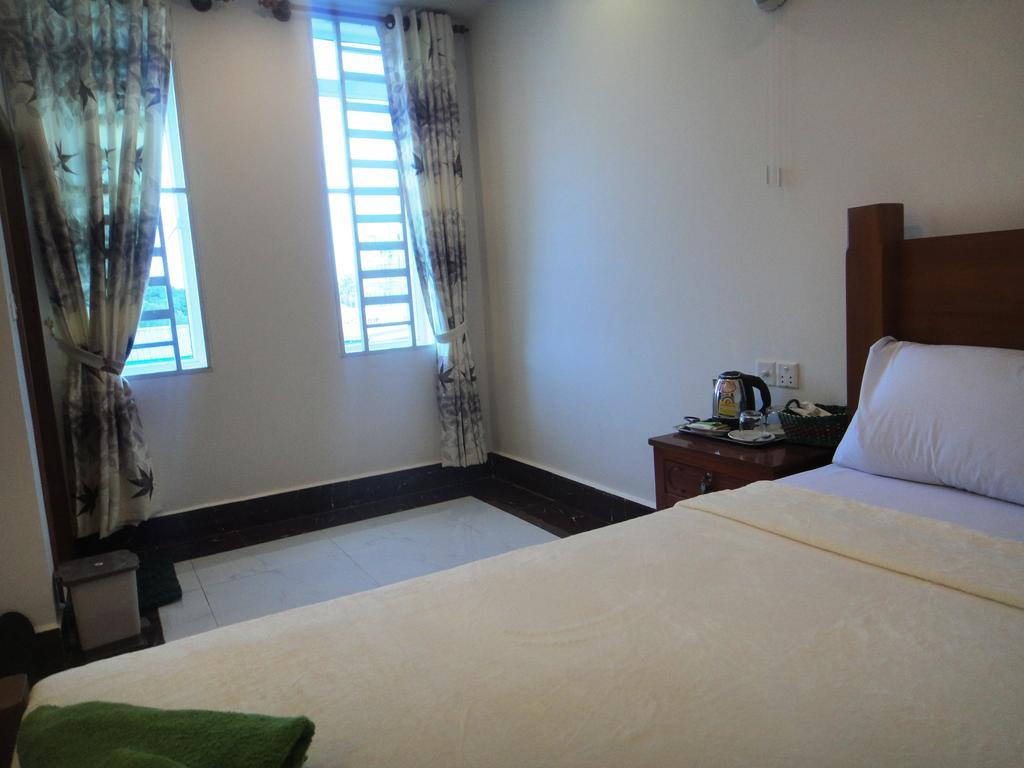 Marany Guesthouse Kampot Esterno foto