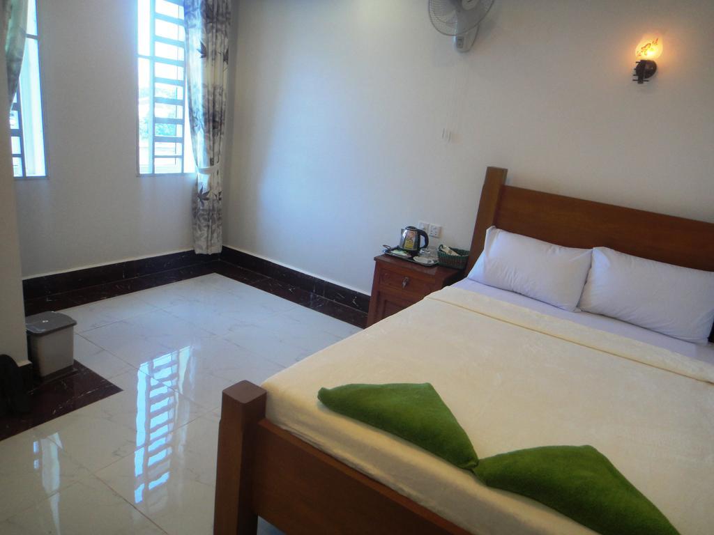 Marany Guesthouse Kampot Esterno foto