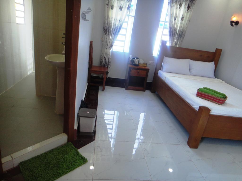 Marany Guesthouse Kampot Esterno foto