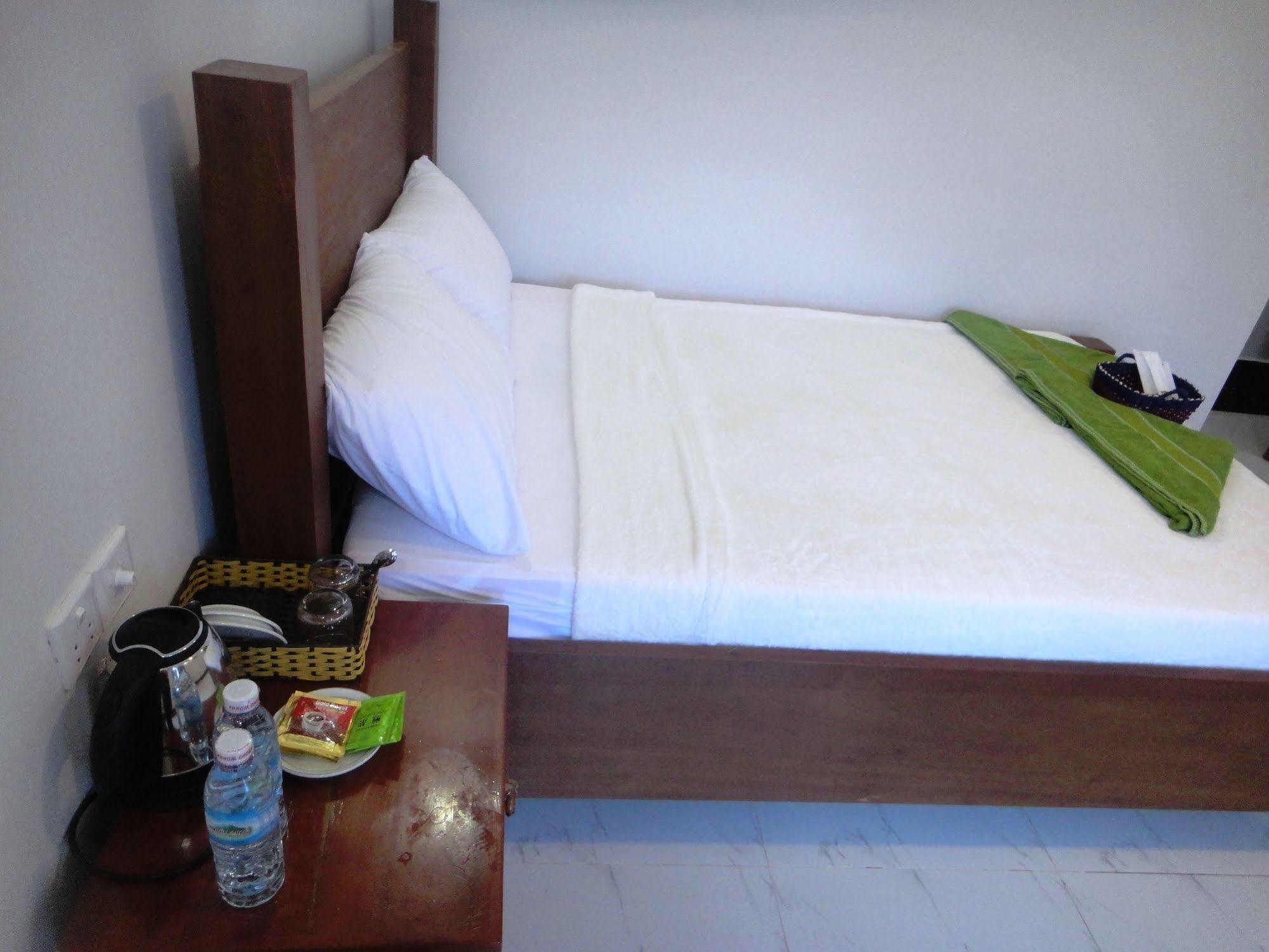 Marany Guesthouse Kampot Esterno foto