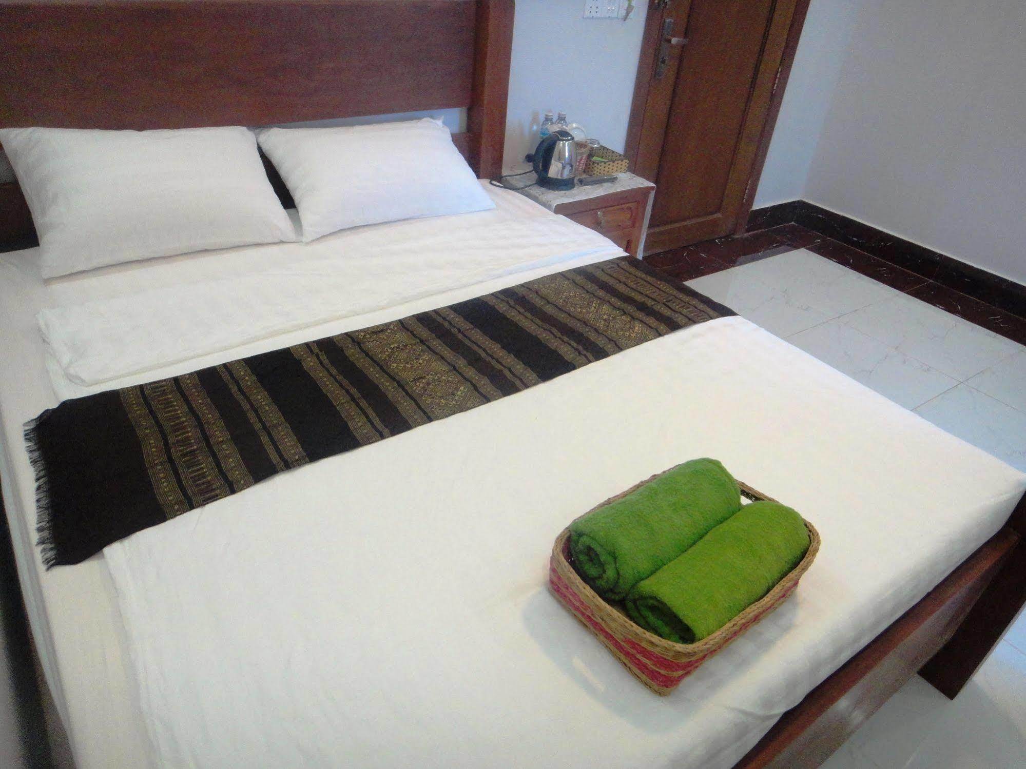 Marany Guesthouse Kampot Esterno foto