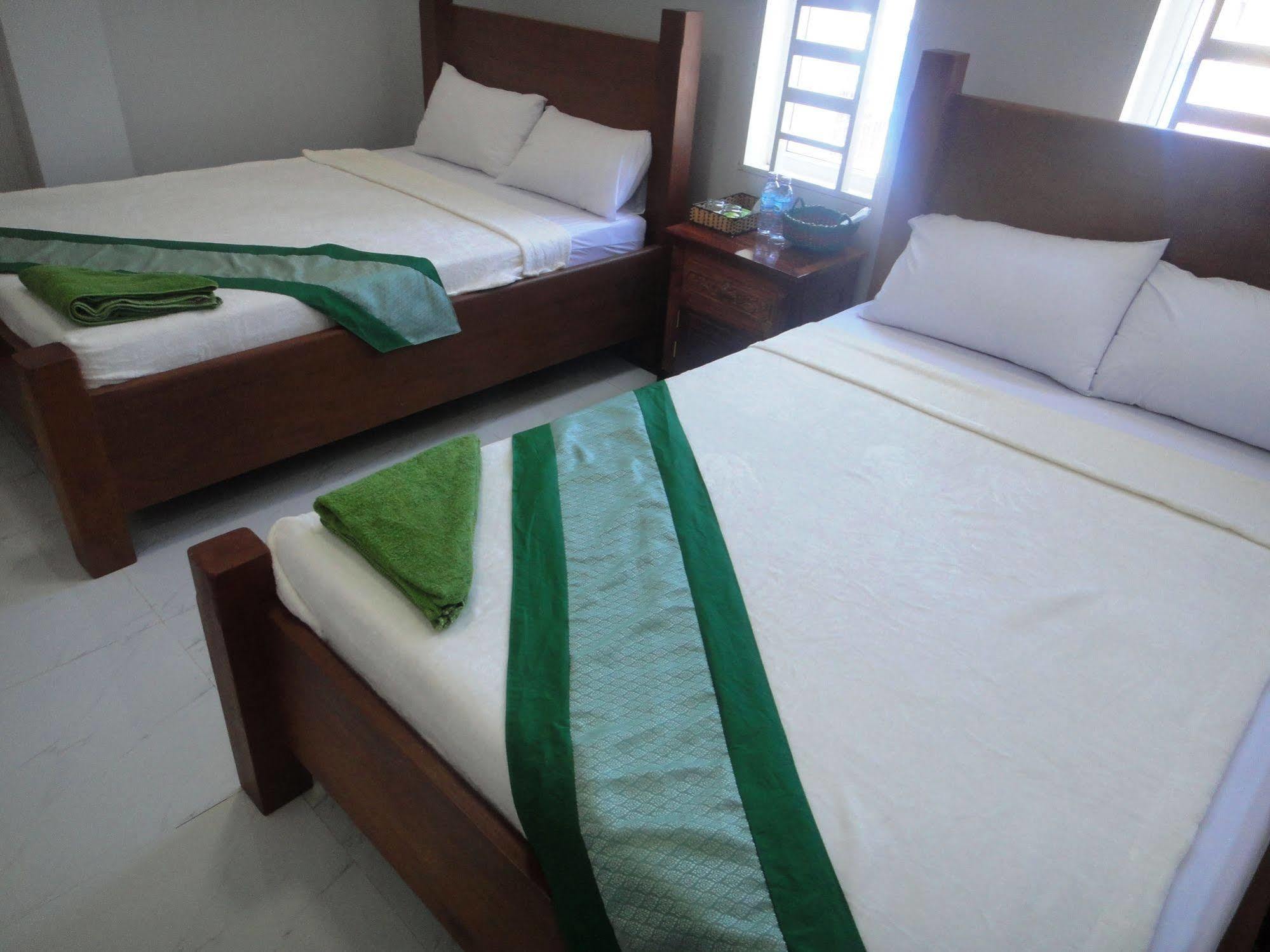 Marany Guesthouse Kampot Esterno foto