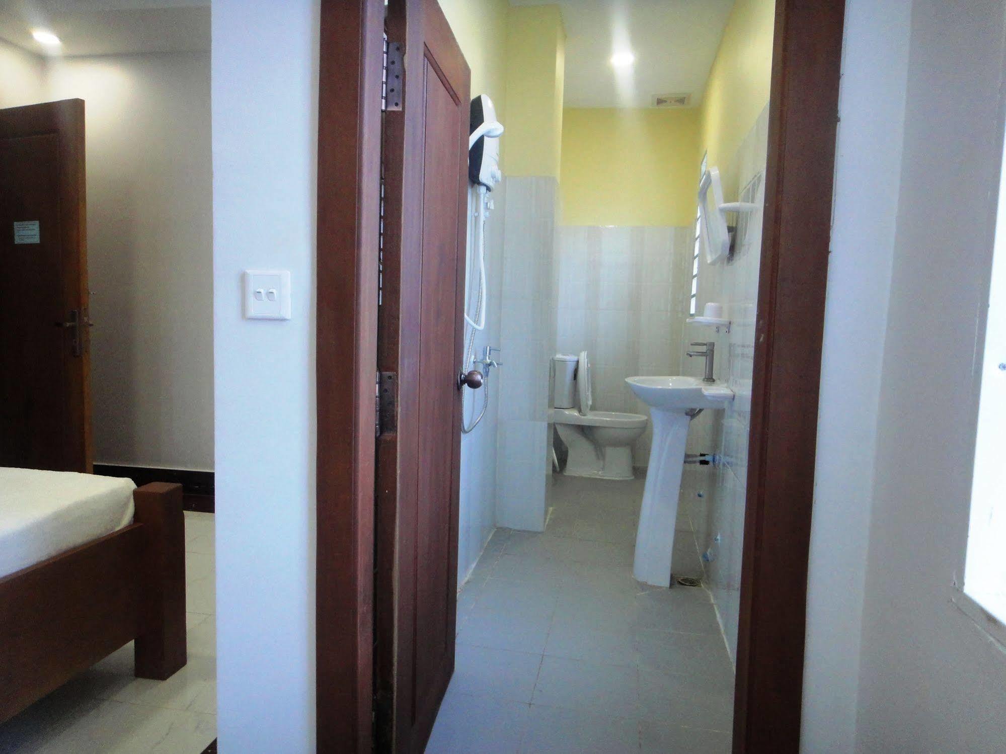 Marany Guesthouse Kampot Esterno foto