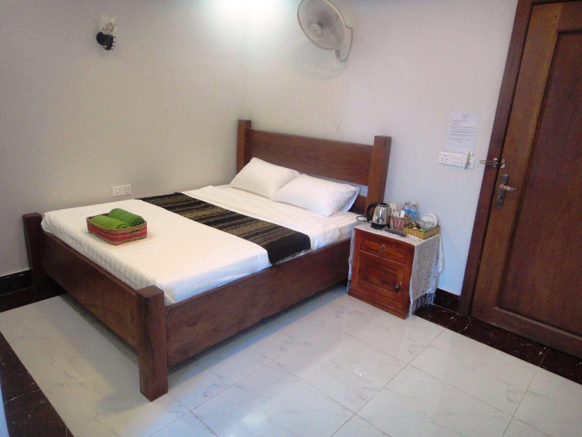 Marany Guesthouse Kampot Esterno foto