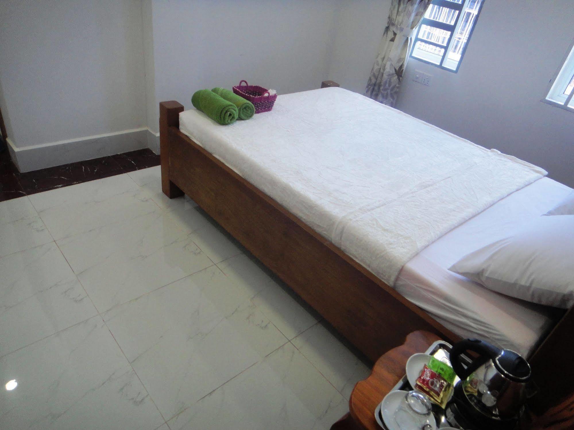 Marany Guesthouse Kampot Esterno foto