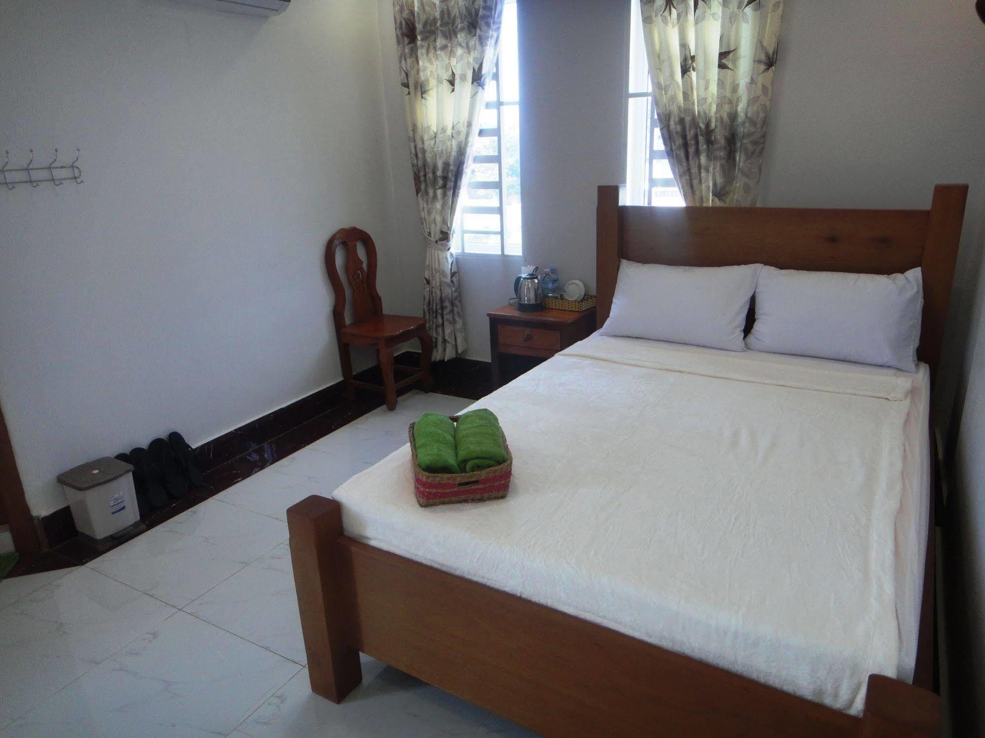 Marany Guesthouse Kampot Esterno foto