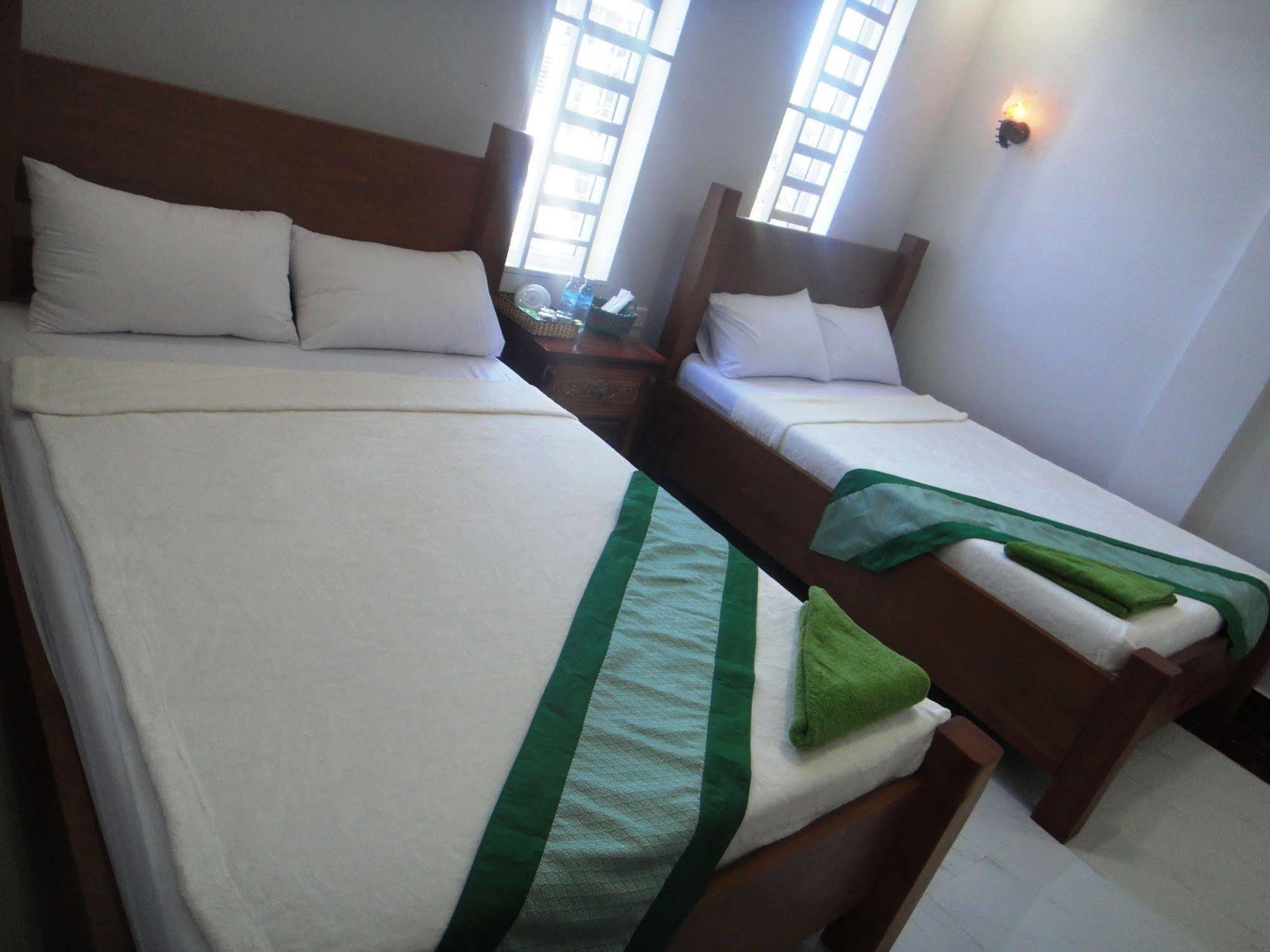 Marany Guesthouse Kampot Esterno foto